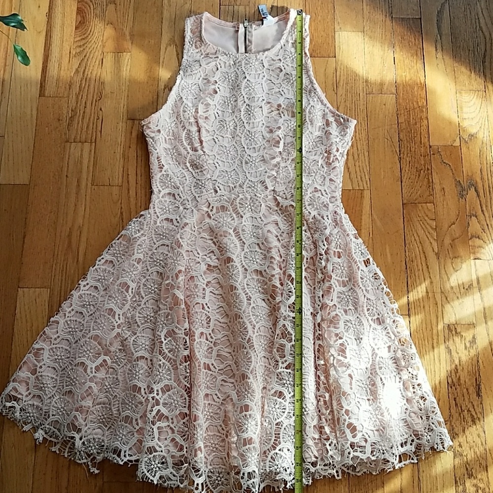 Love & Heart Romantic Crochet Pink Mini‎ Dress Size M - Picture 7 of 8